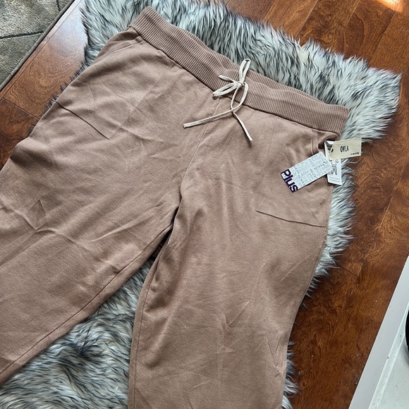 OVLA Women Camel Colour Jogger Sz 1x NWT. Very Soft and comfortable. - Picture 6 of 9